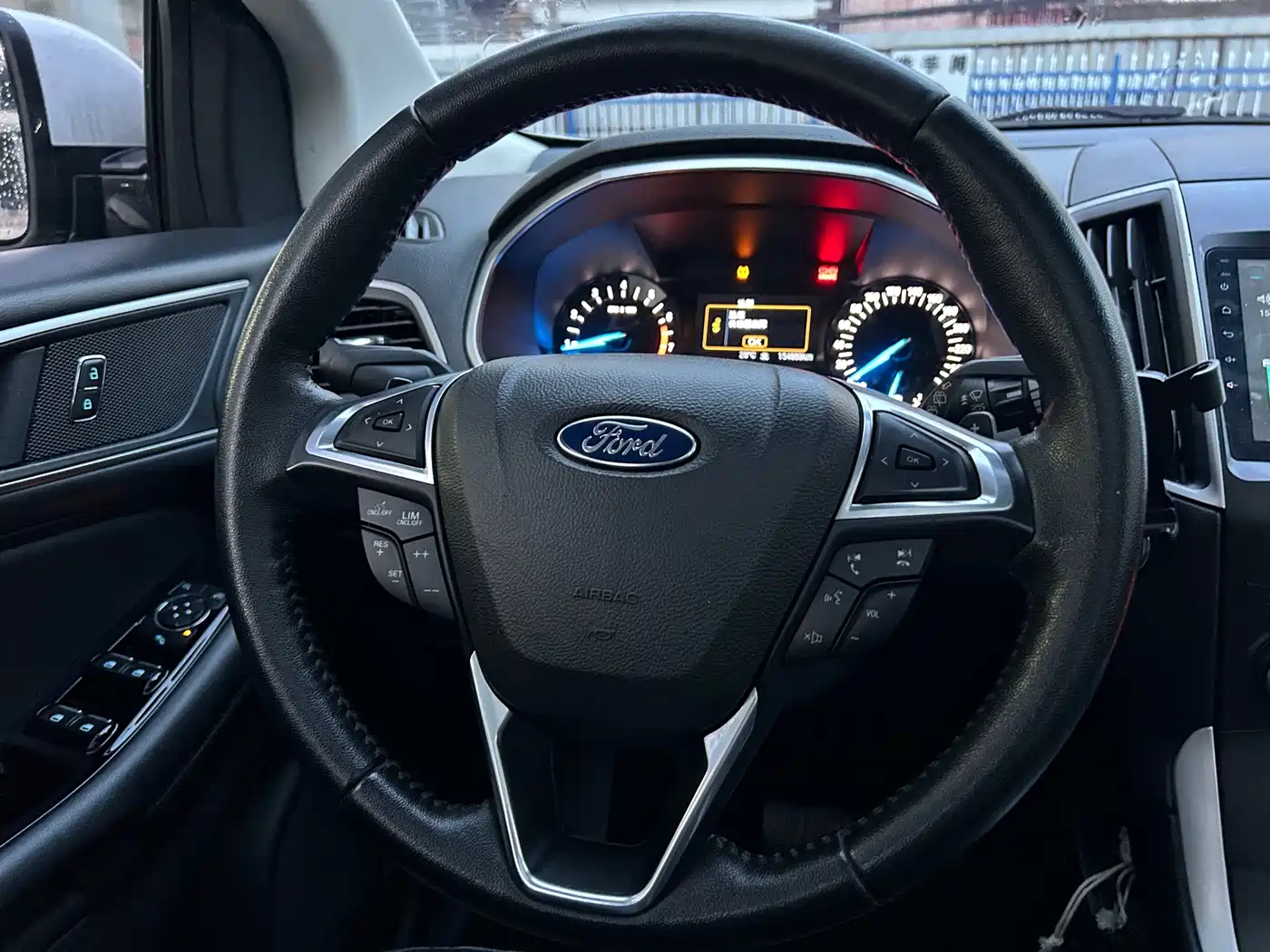 Фото 11 - Ford Edge