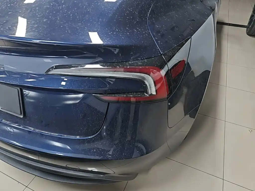 Tesla Model 3 2026 2025 Model Year Facelift Rear-Wheel Drive