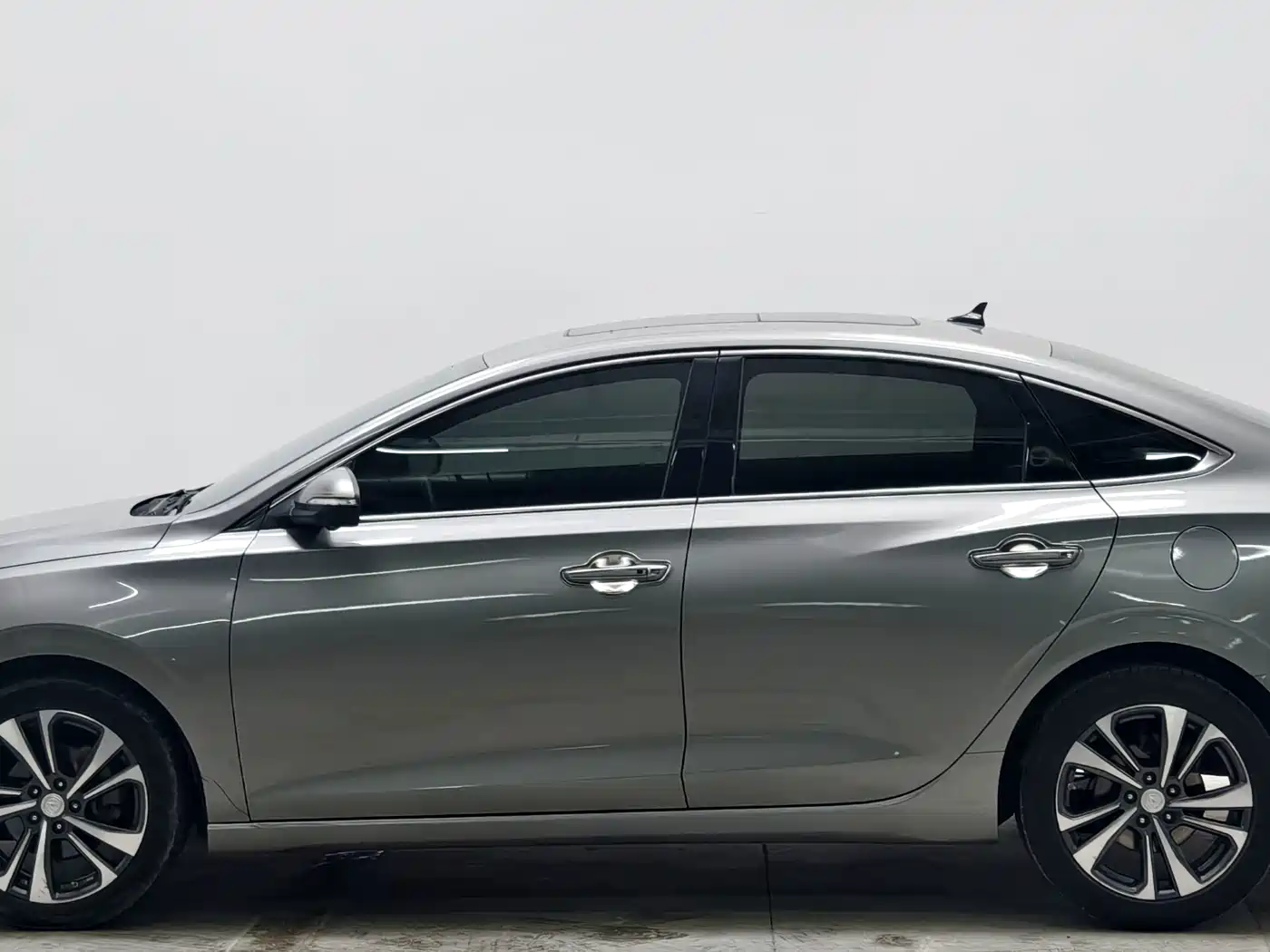 Фото 7 - Changan Eado