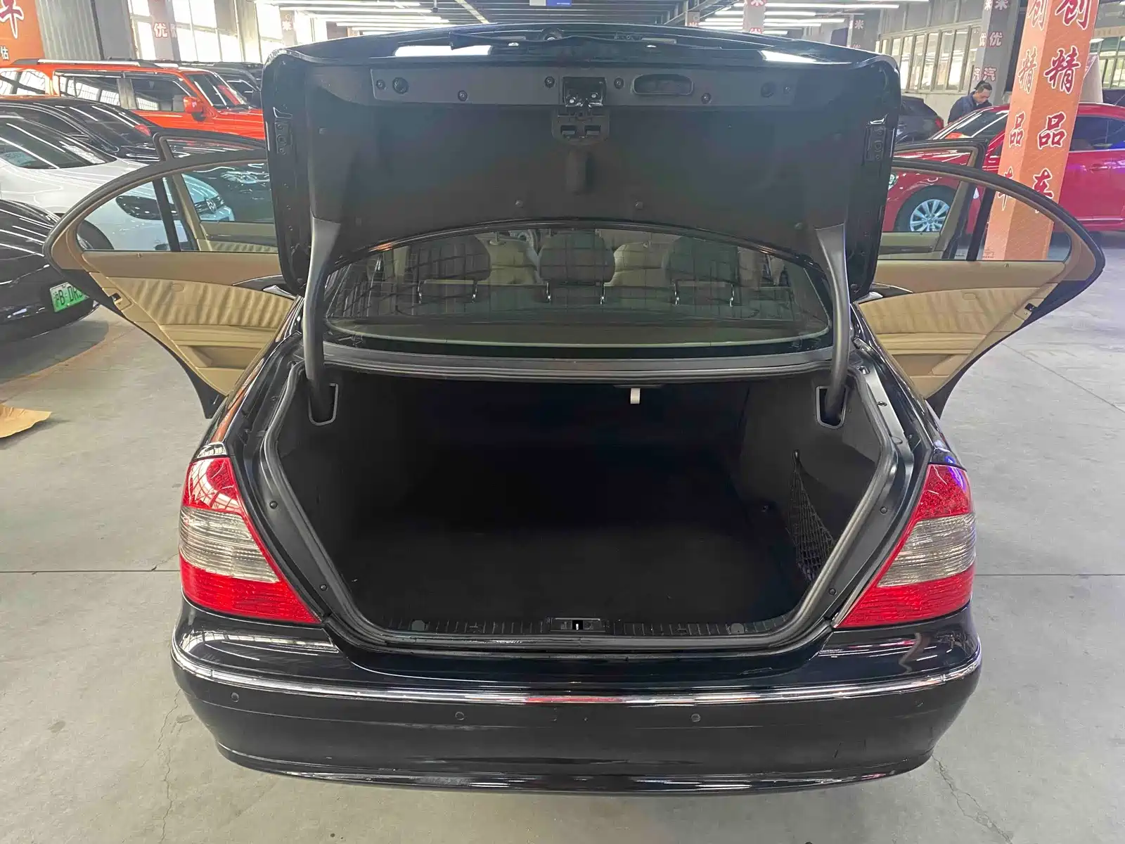 Photo 9 - Mercedes-Benz E-Class