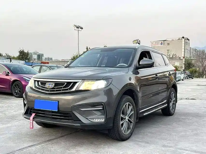 Фото 1 - Geely Atlas