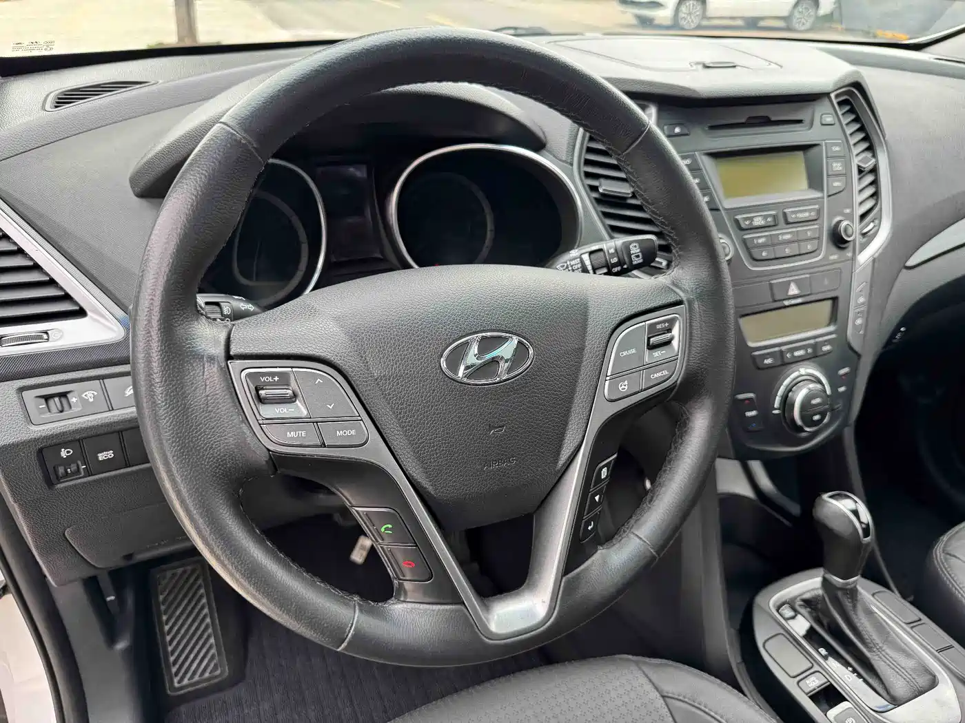 Hyundai Santa Fe 2015 2.0T Automatic 2WD Smart 5-Seater фото 9