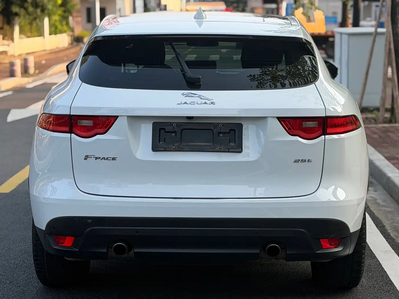 Jaguar F-PACE 2017 2016 2.0T FWD Urban Premium Edition