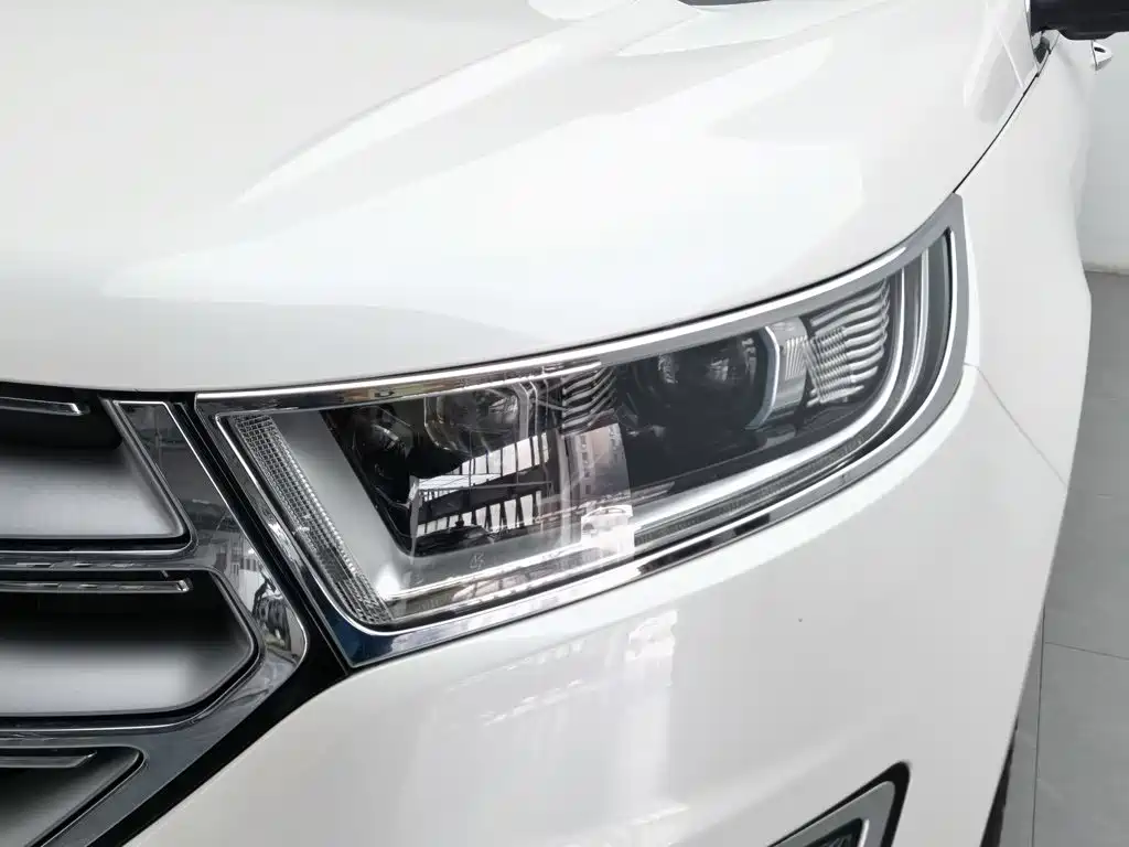 Фото 7 - Ford Edge