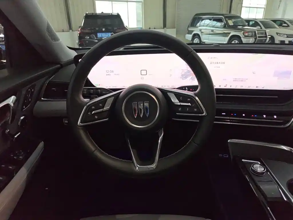 Buick E5 2025 2023 Premium Standard Range Edition