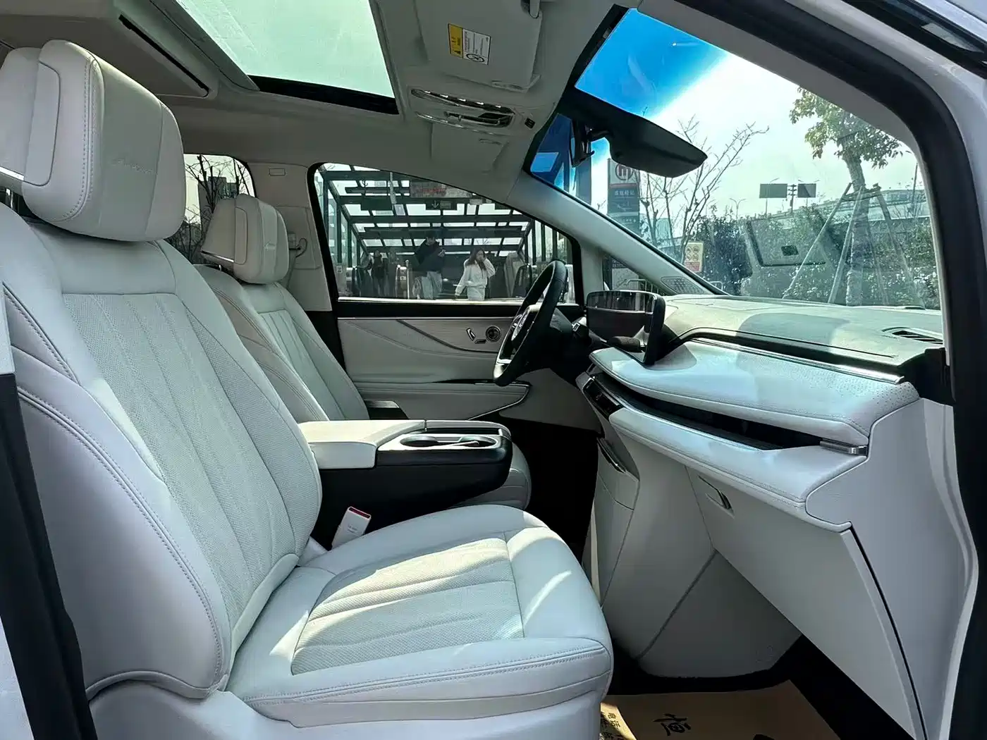 BUICK GL8 NEW ENERGY