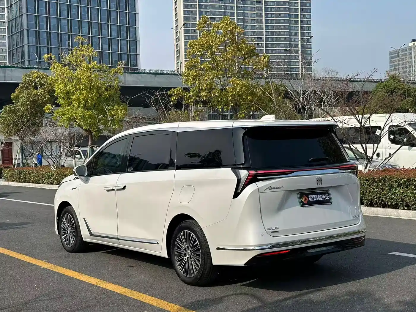 BUICK GL8 NEW ENERGY