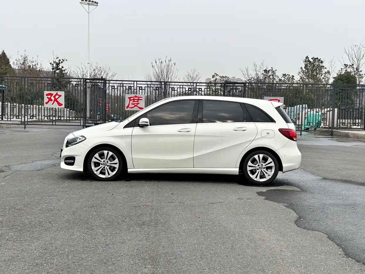 Mercedes-Benz B-Class 2017 B 200 Dynamic фото 17