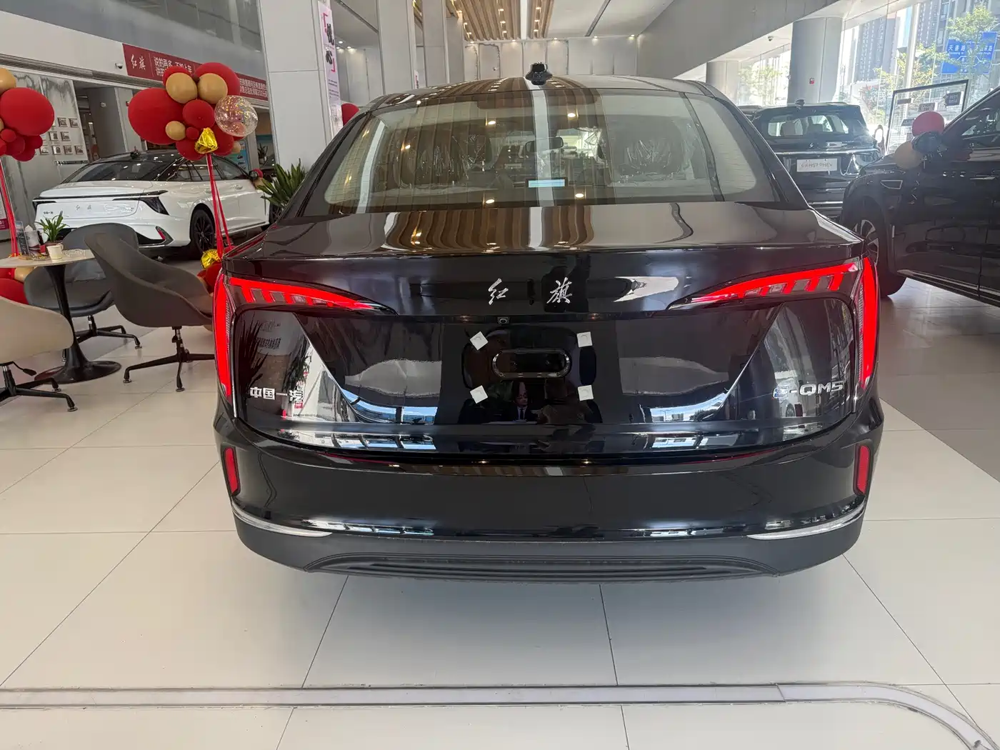 Hongqi E-QM5 2026 2025 Model 500km Travel Edition