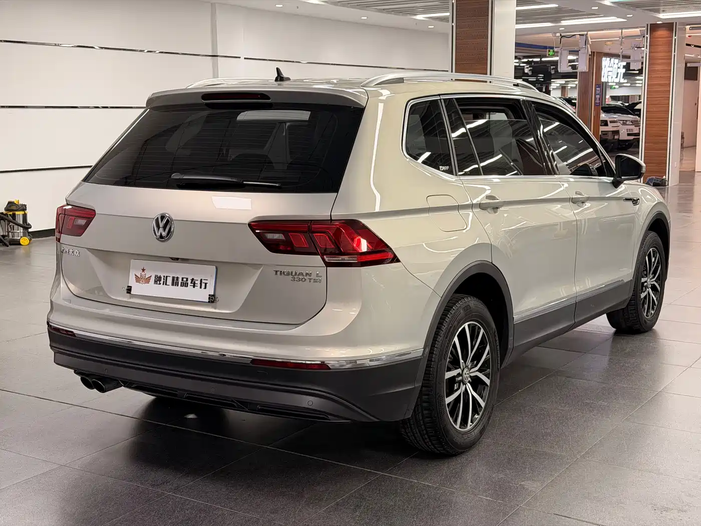 Volkswagen Tiguan L 2018 330TSI Automatic 2WD Luxury Edition фото 5
