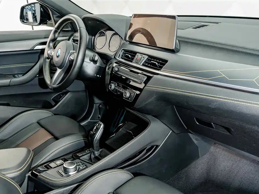 BMW X2 2024 2023 sDrive 25i Radiance Edition