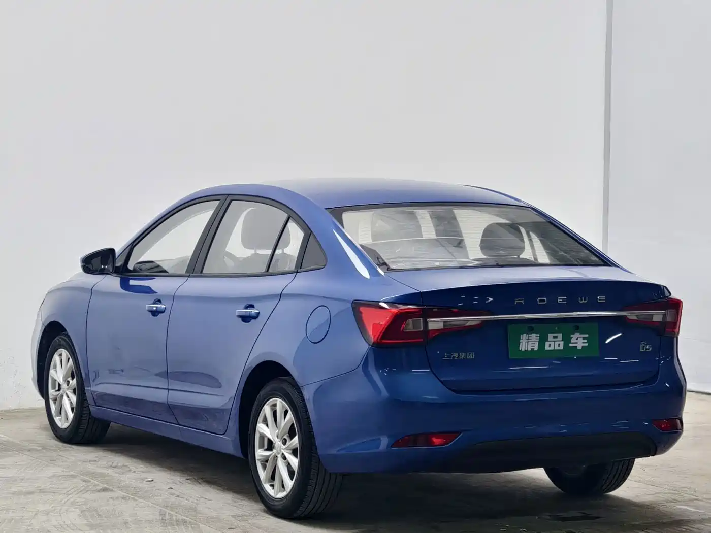 Фото 6 - Roewe i5