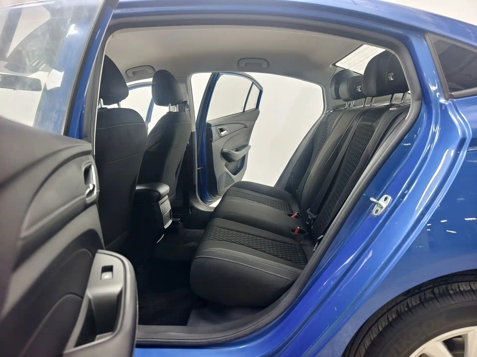 Photo 12 - Roewe i5