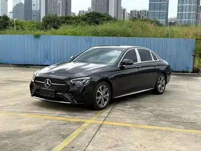 Mercedes-Benz E