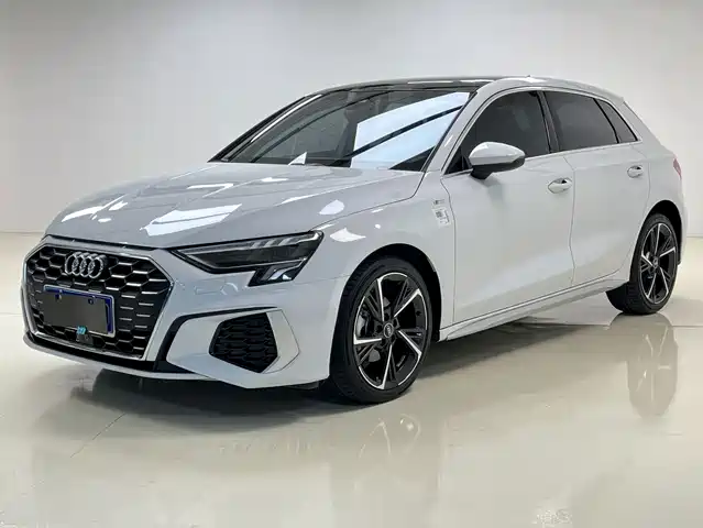 Audi A3 Sportback 35 TFSI, Стиль Спорт