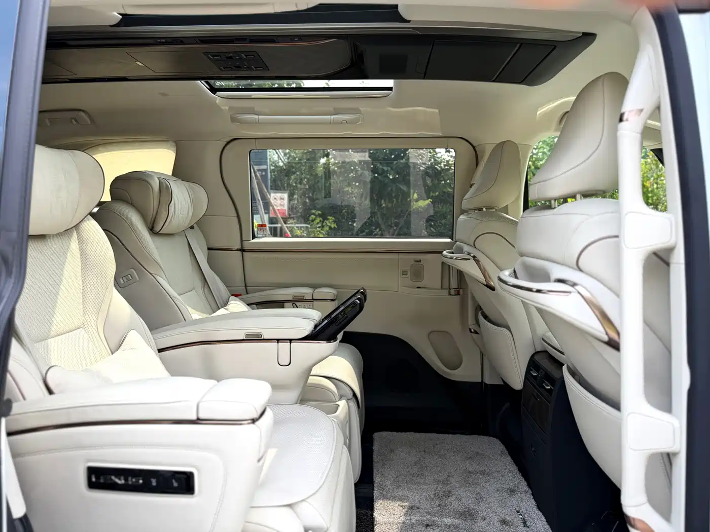Lexus LM 2026 2023 350h 7-Seater Elegance Edition