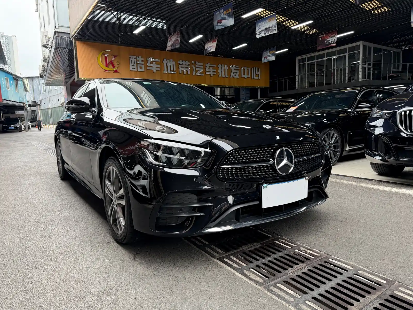 Photo 4 - Mercedes-Benz E-Class