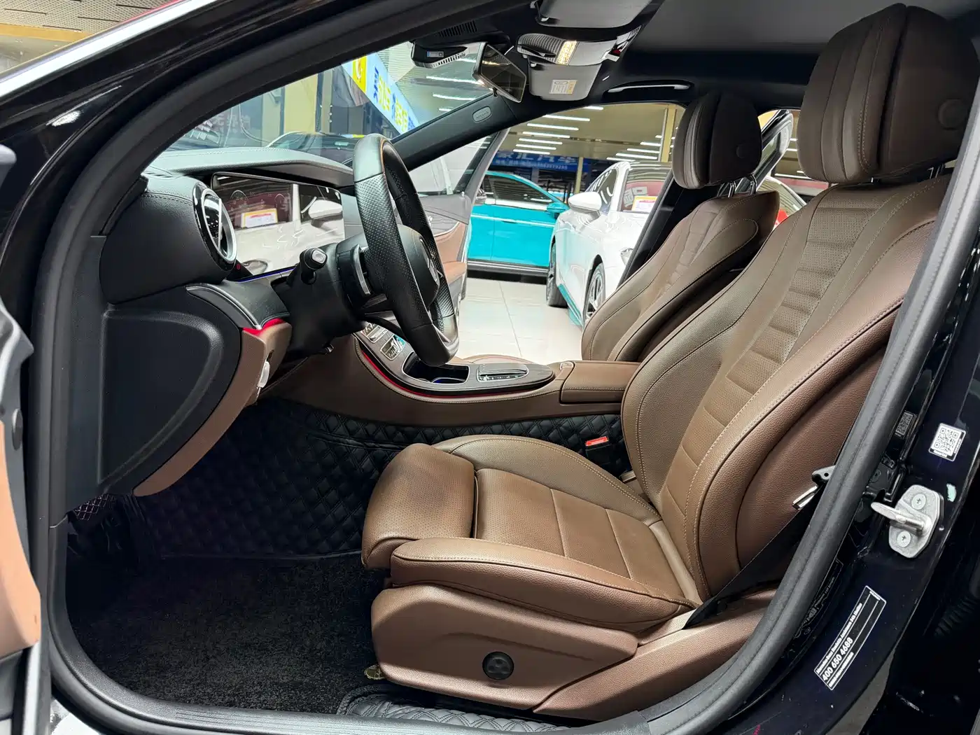 Фото 8 - Mercedes-Benz E-Class