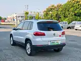 Photo 6 - Volkswagen Tiguan