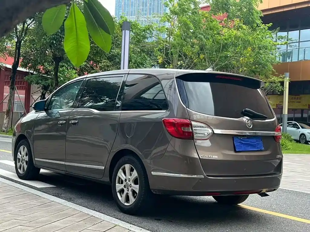 Фото 7 - Buick GL8