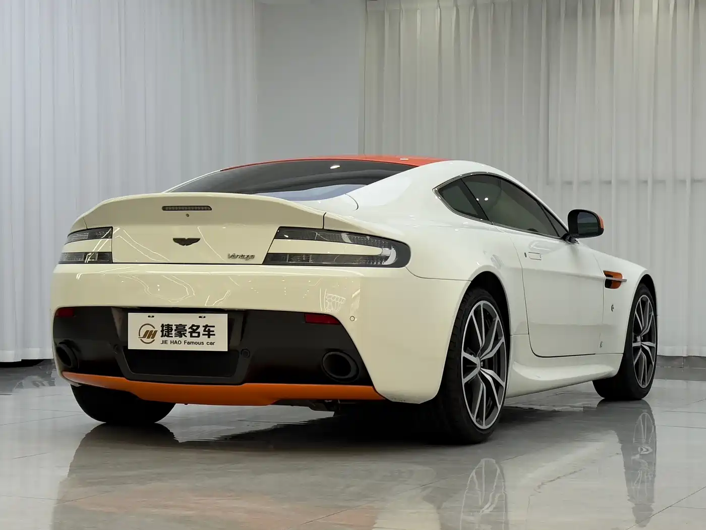 Aston Martin V8 Vantage 2019 2016 4.7L Coupe Edition 5