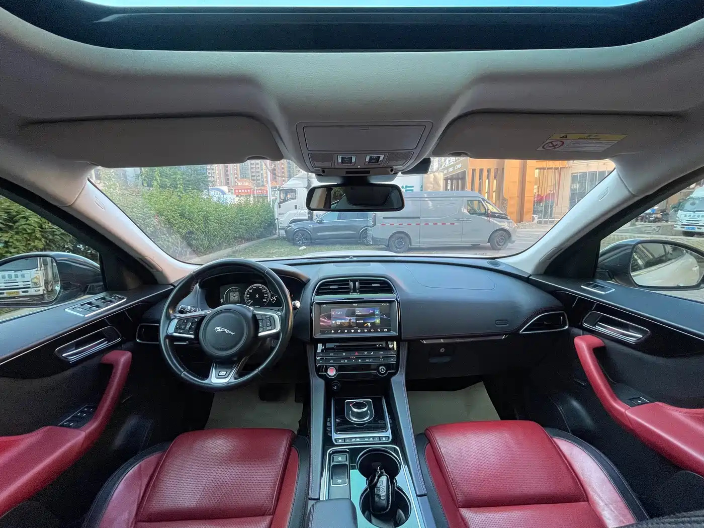Jaguar F-PACE 2017 2016 2.0T FWD R-Sport Edition