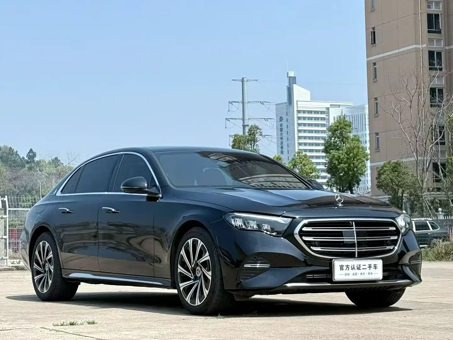 Фото 3 - Mercedes-Benz E-Class
