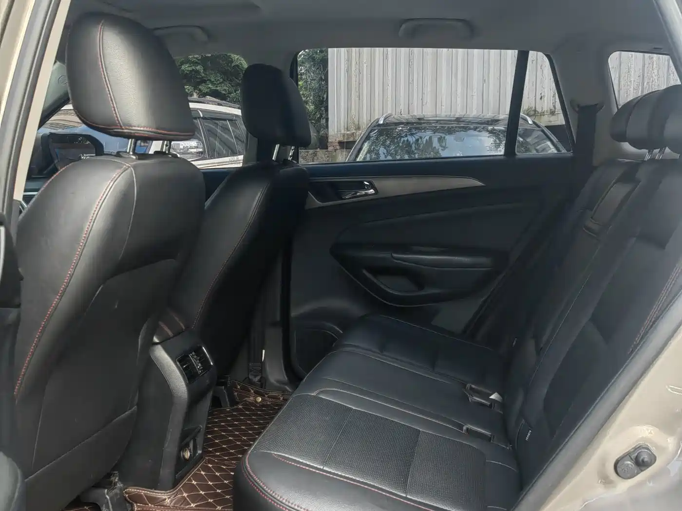 Фото 7 - Changan CS75