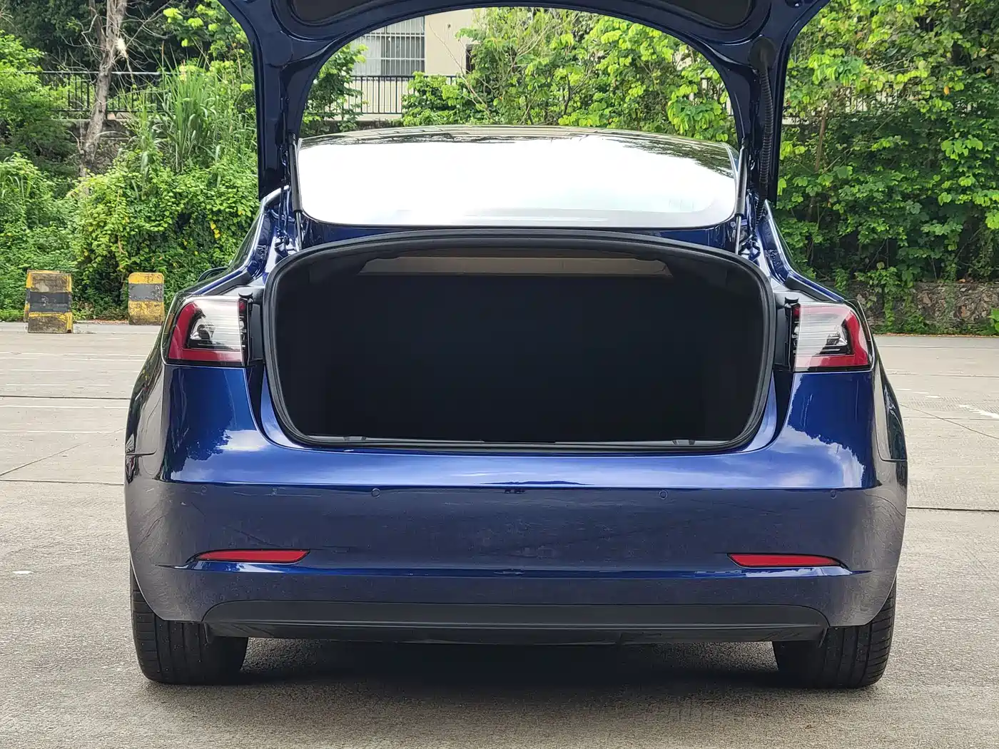 TESLA MODEL 3 (IMPORTED)