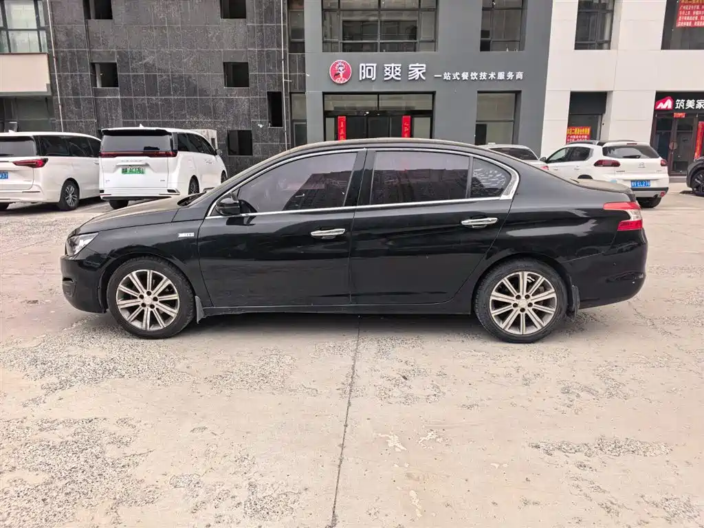 Peugeot 408 2015 Model 1.2T Automatic Luxury Edition фото 11