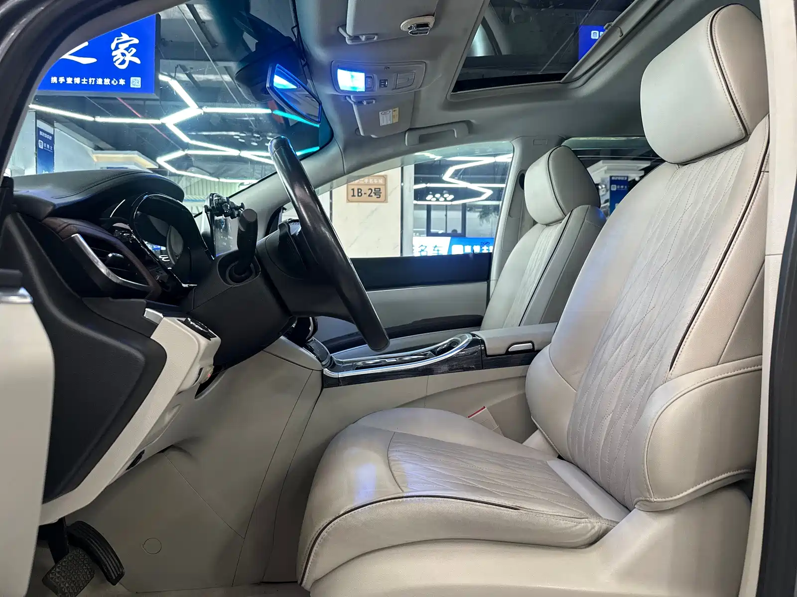 Фото 8 - Buick GL8