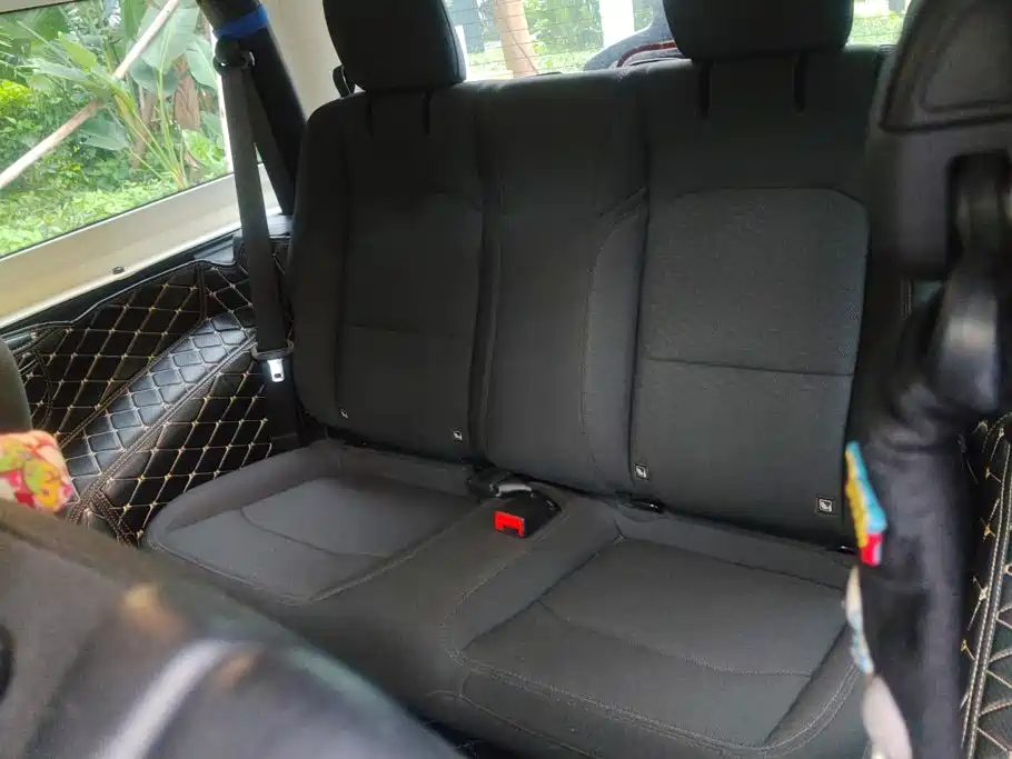 Photo 11 - Jeep Wrangler