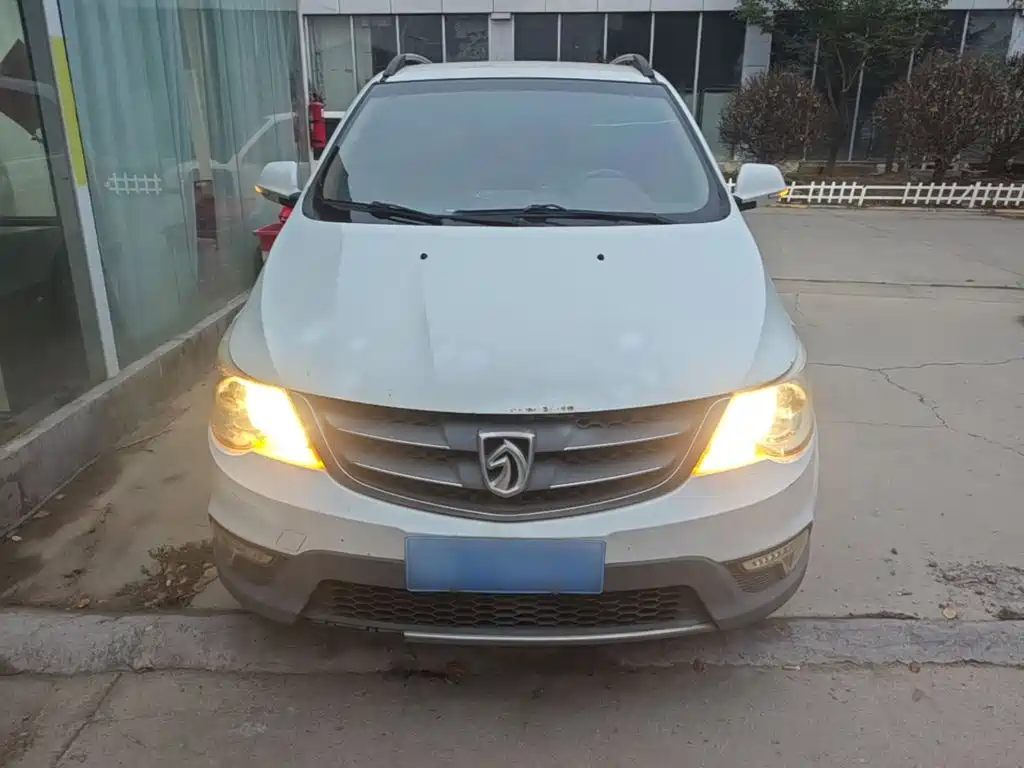 Baojun 730 2014 2014 1.5L Manual Comfort 7-seater
