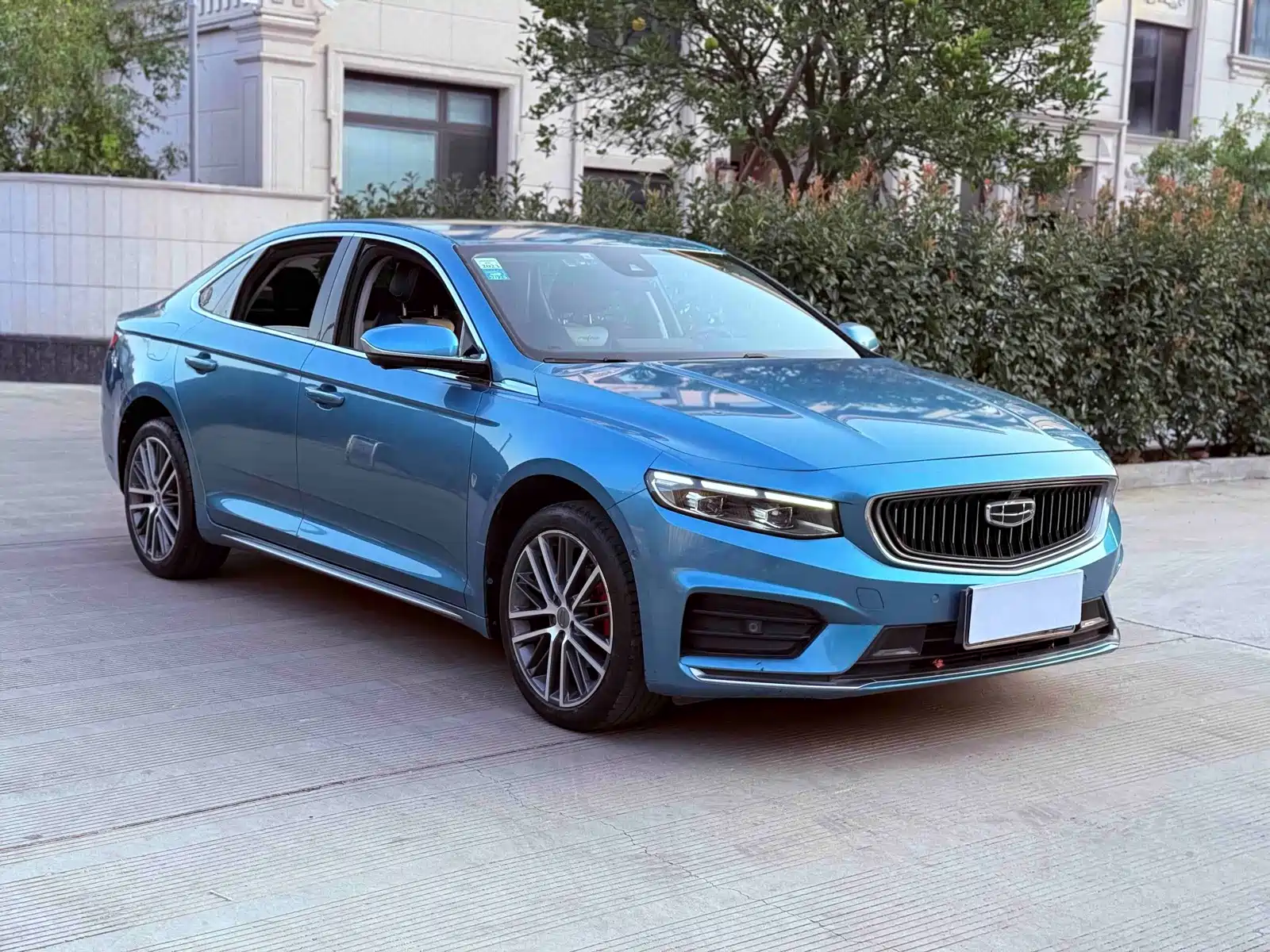 Фото 3 - Geely Preface