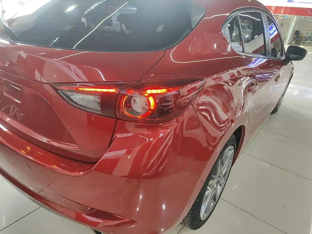 Фото 8 - Mazda Mazda 3