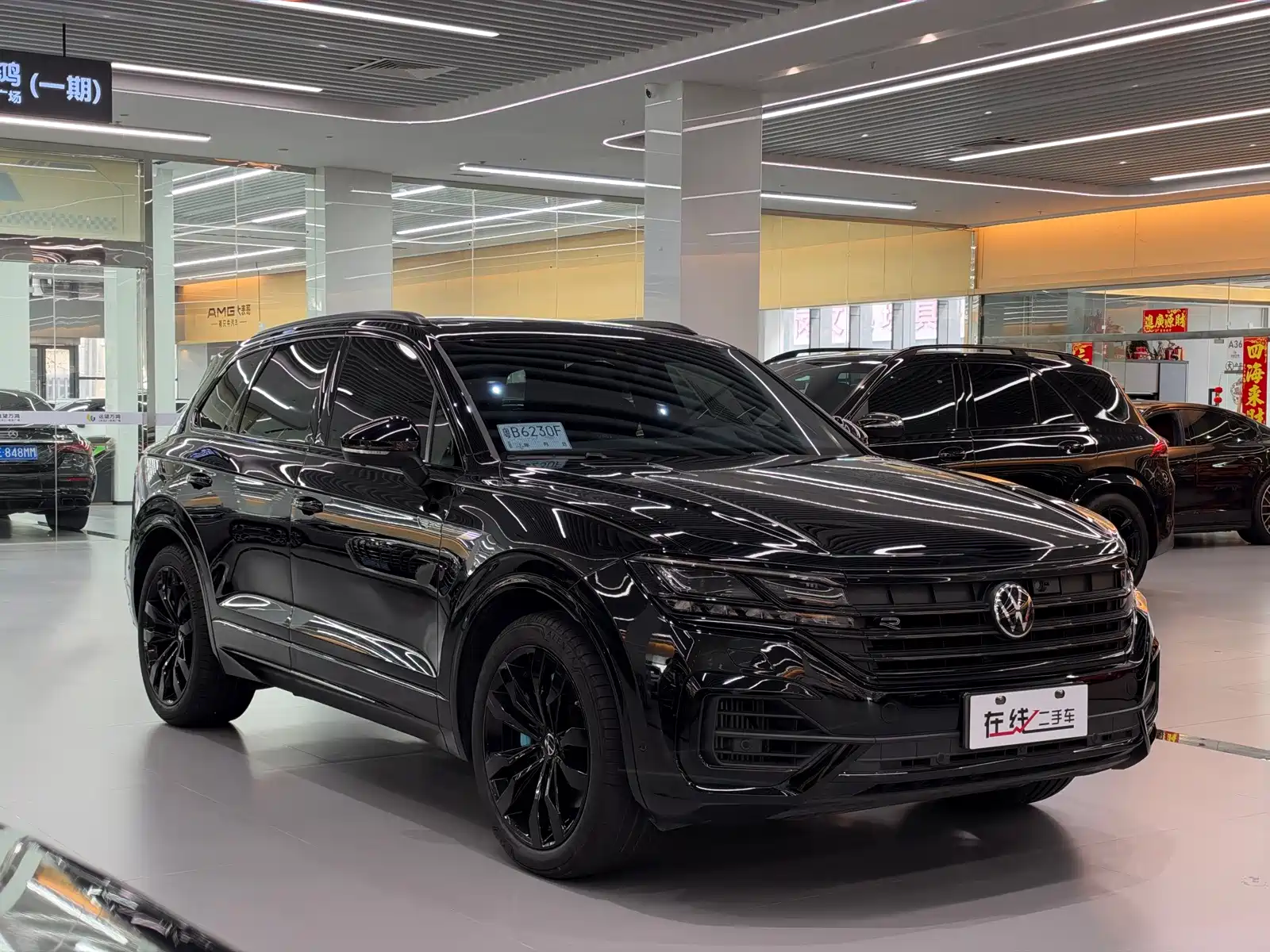 Фото 3 - Volkswagen Touareg