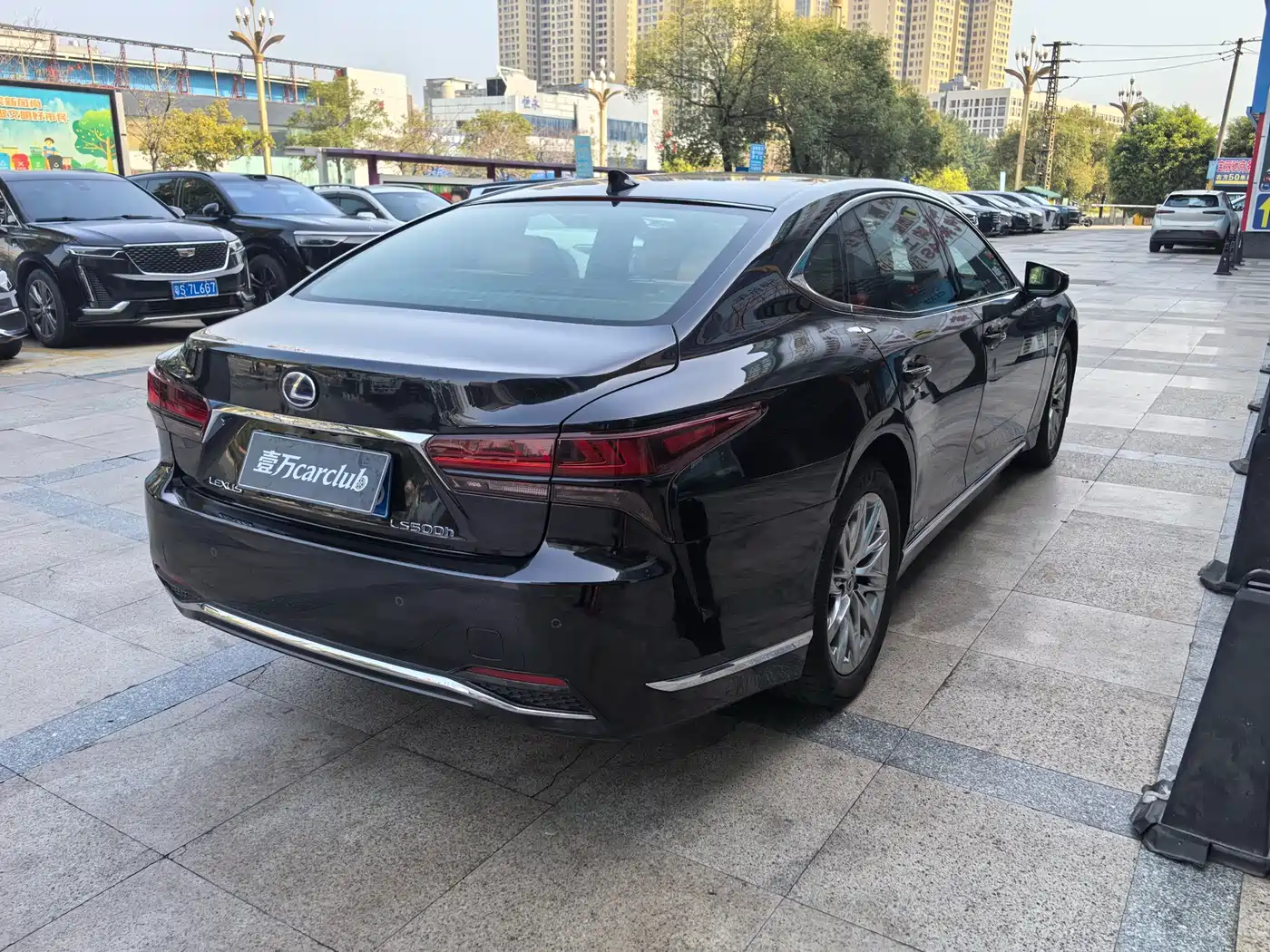 Lexus LS 2021 500h Luxury Edition фото 10