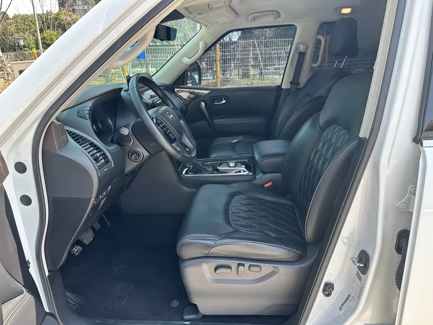 Nissan Patrol 2023 ARMADA 5.6L Armada Flagship Edition фото 4