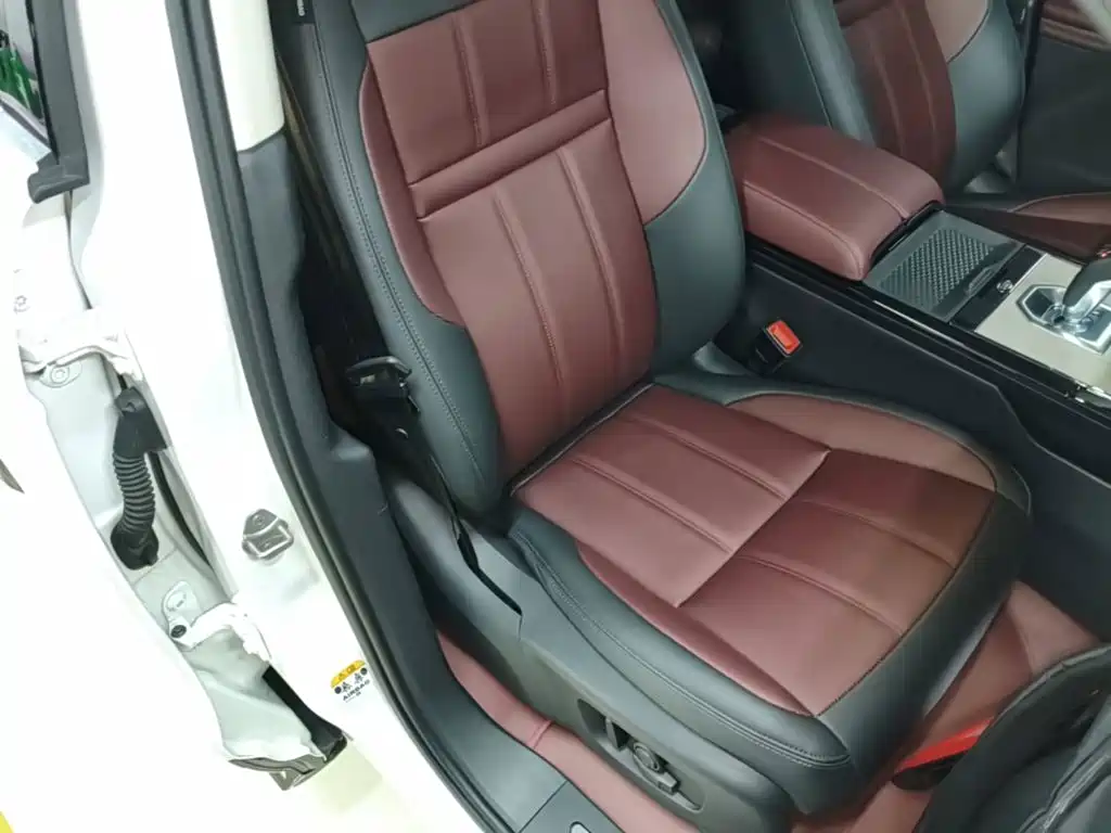 Photo 25 - Land Rover Range Rover Evoque New Energy