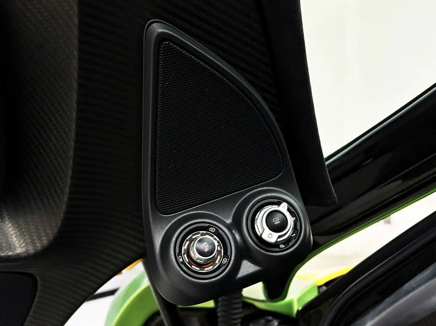 McLaren P1 2014 2014 3.8T Standard