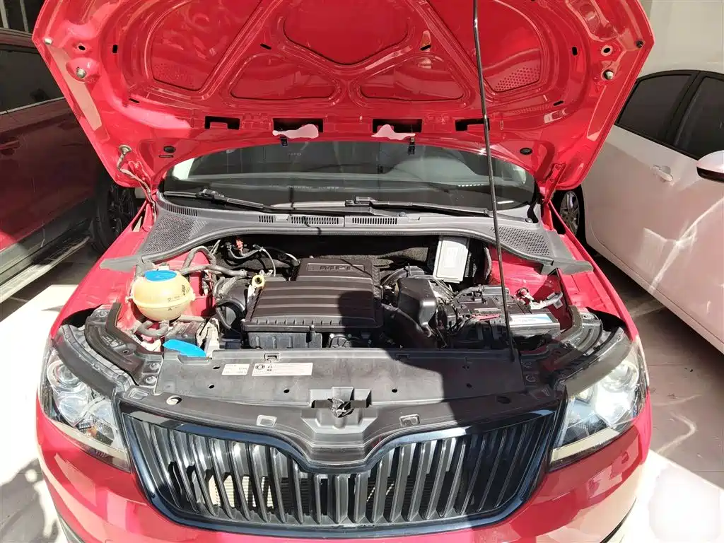 Škoda Skoda Rapid Spaceback 2016 Facelift 1.6L Automatic Smart Edition фото 20