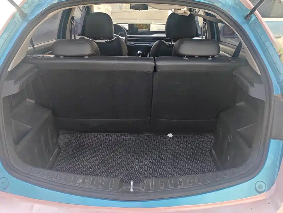 Photo 4 - Geely Vision X3