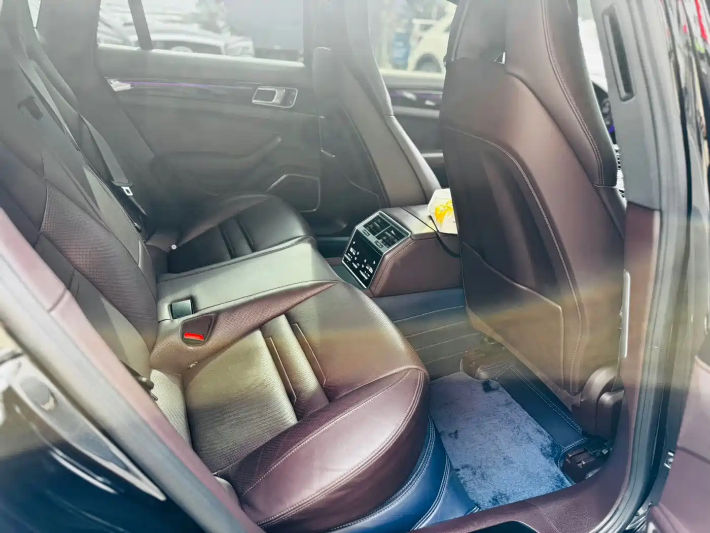 Photo 13 - Porsche Panamera