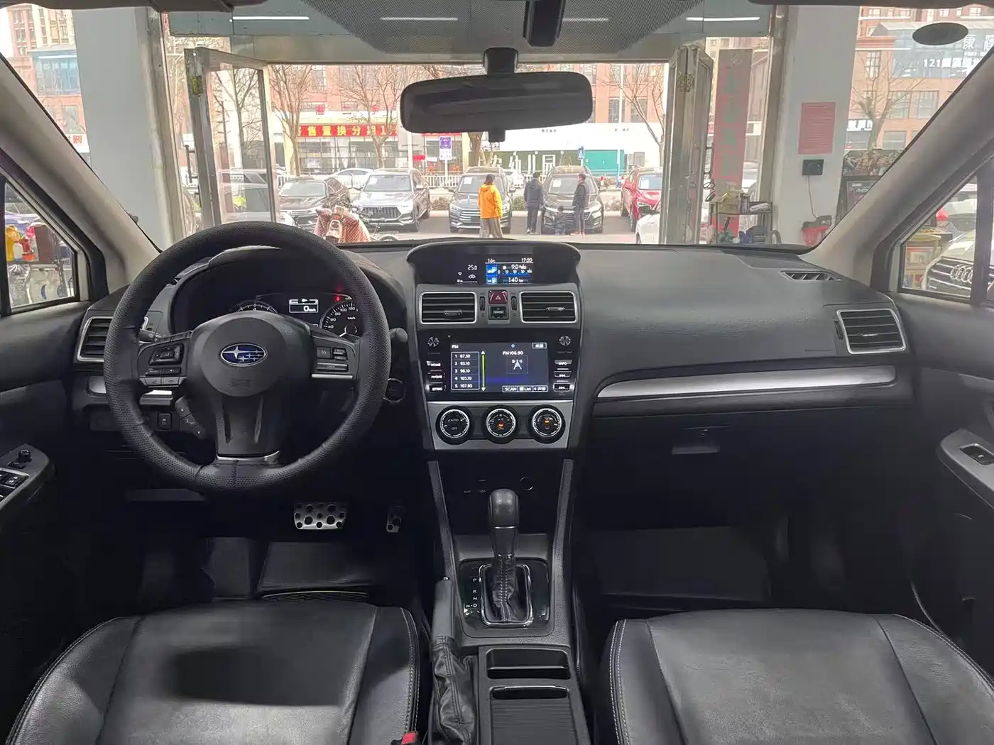 Subaru XV 2015 2.0i Luxury Edition фото 9
