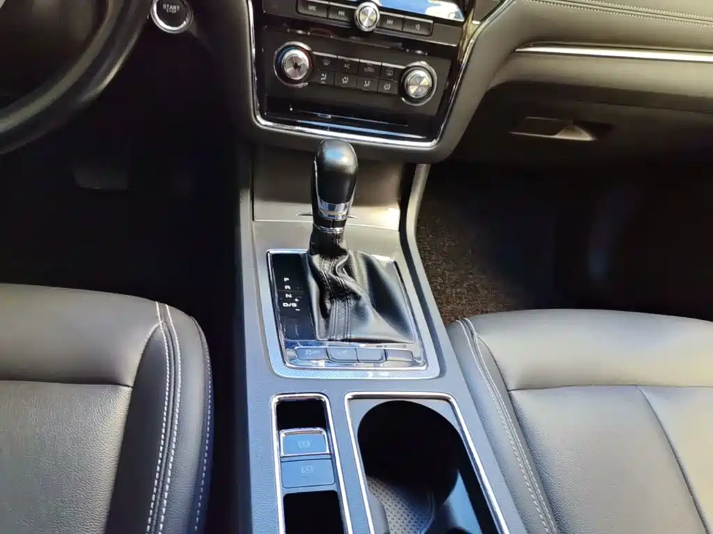 Roewe i6 2017 2017 20T Auto Flagship Edition