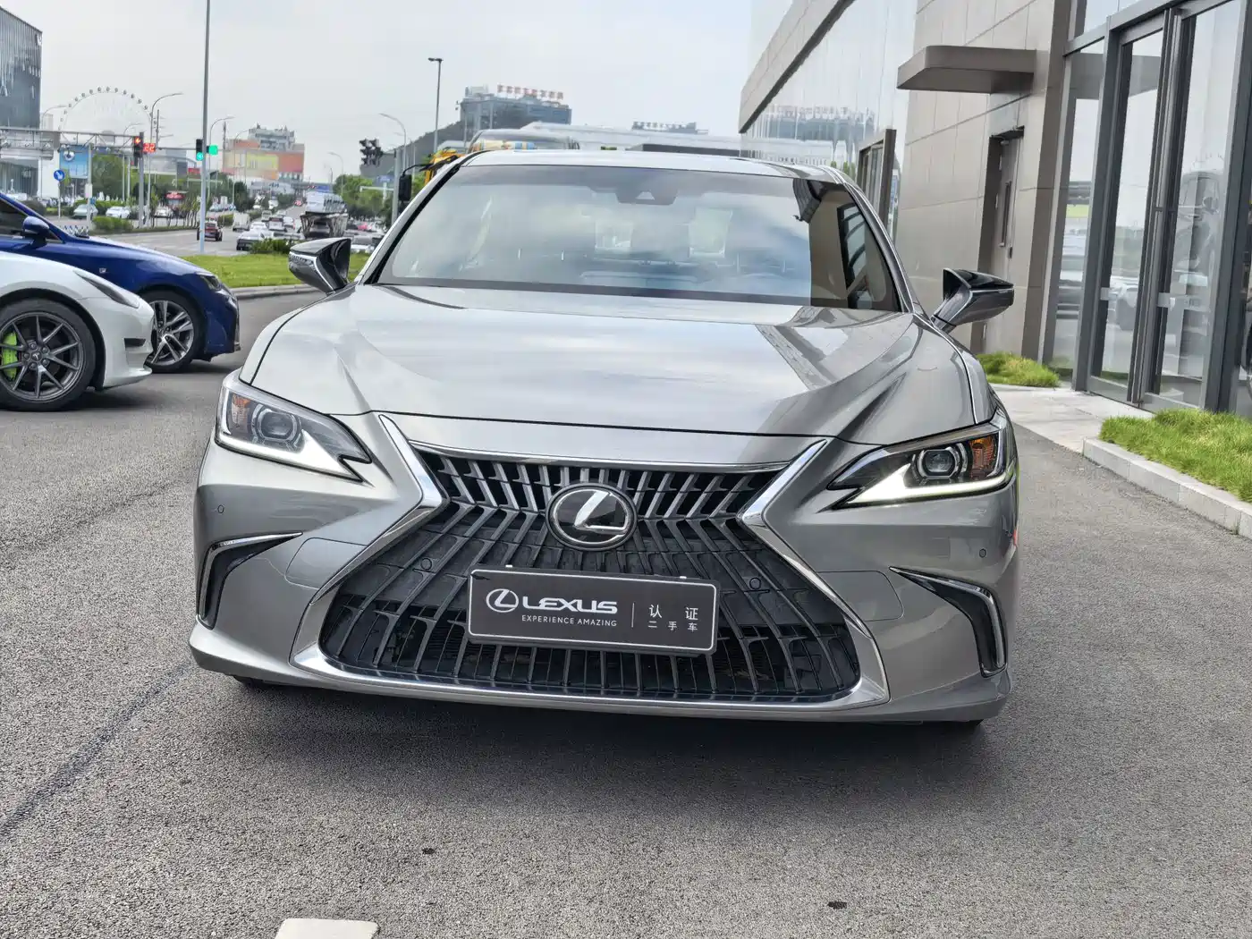Фото 2 - Lexus ES