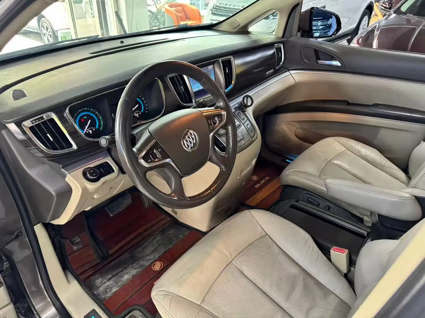 Buick GL8 2011 2011 3.0L XT Luxury Business Flagship
