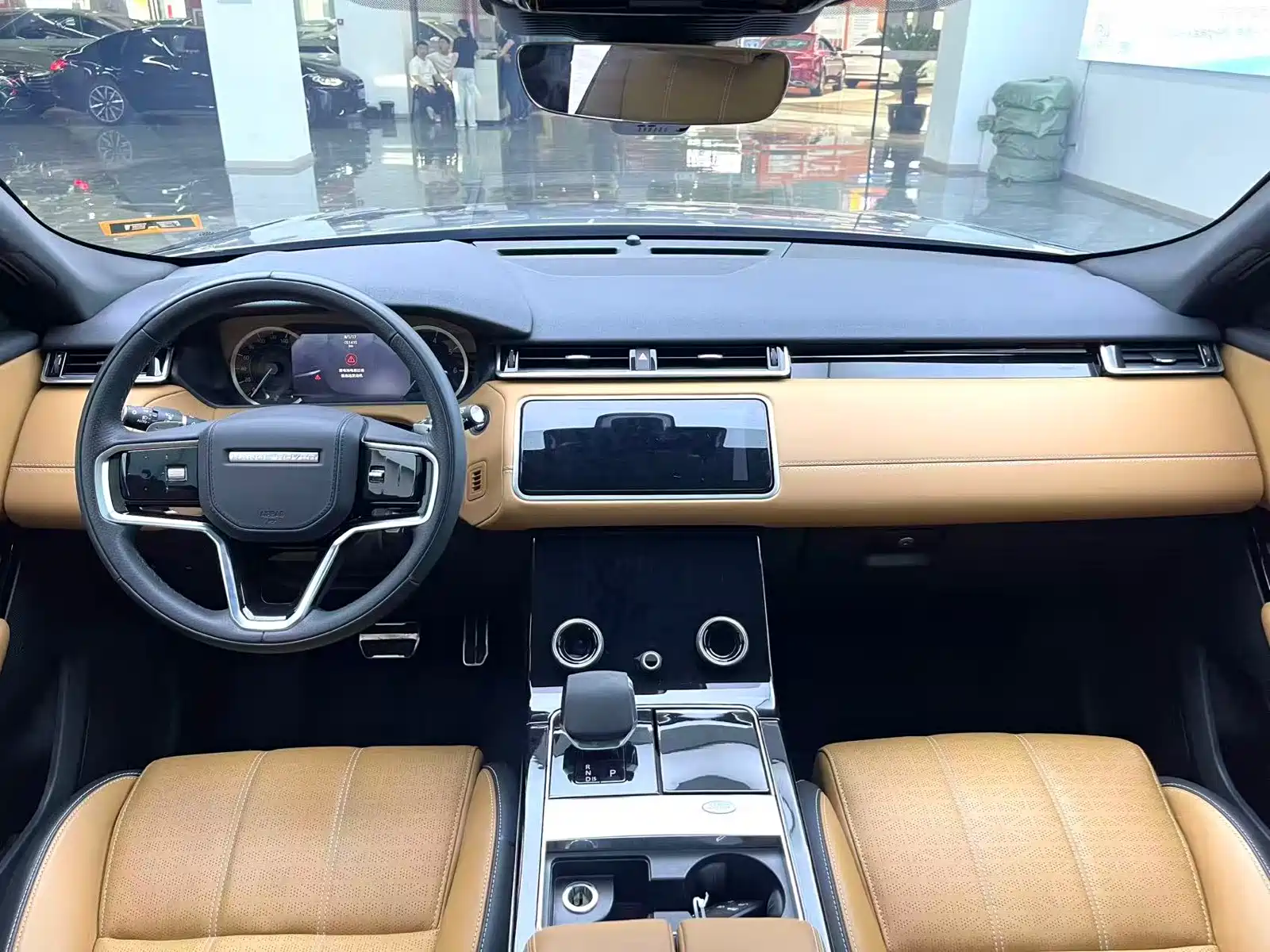 Фото 7 - Land Rover Range Rover Velar