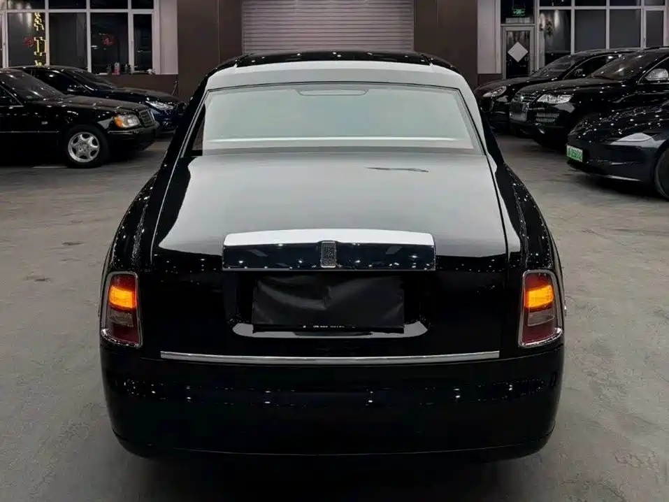 Фото 5 - Rolls-Royce Phantom