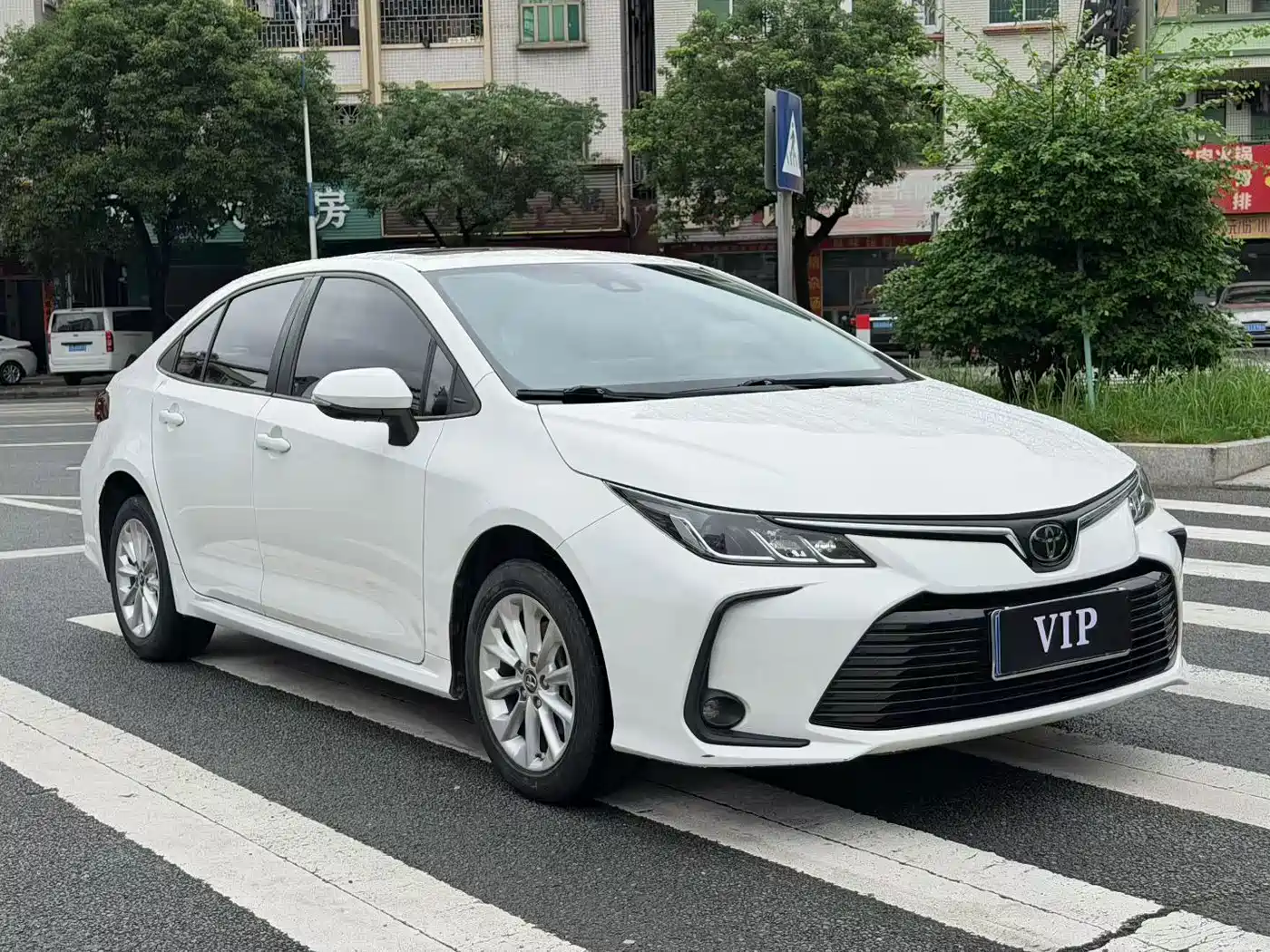 Фото 3 - Toyota Corolla
